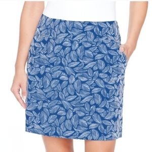 S.C.& Co. Pull On Skort Blue Stretch Skirt Womens Size Small Leaf Print Tropical